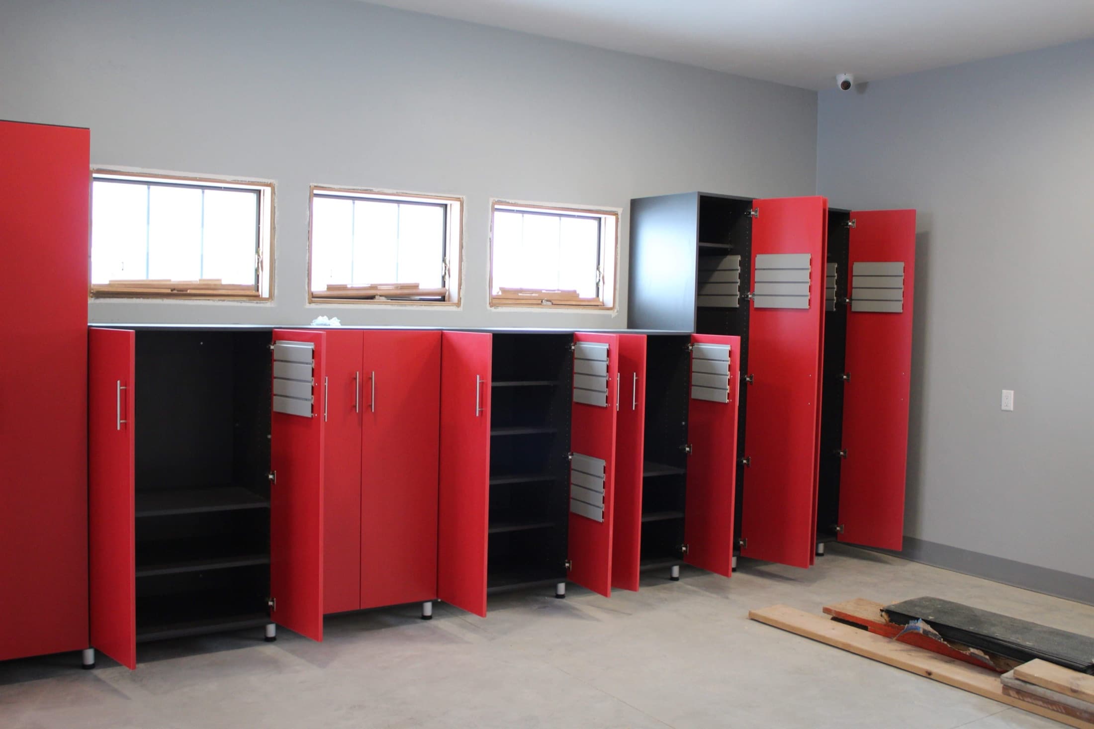 Walk-In Closet Portfolio: Classic Walk-In with Adjustable Shelving