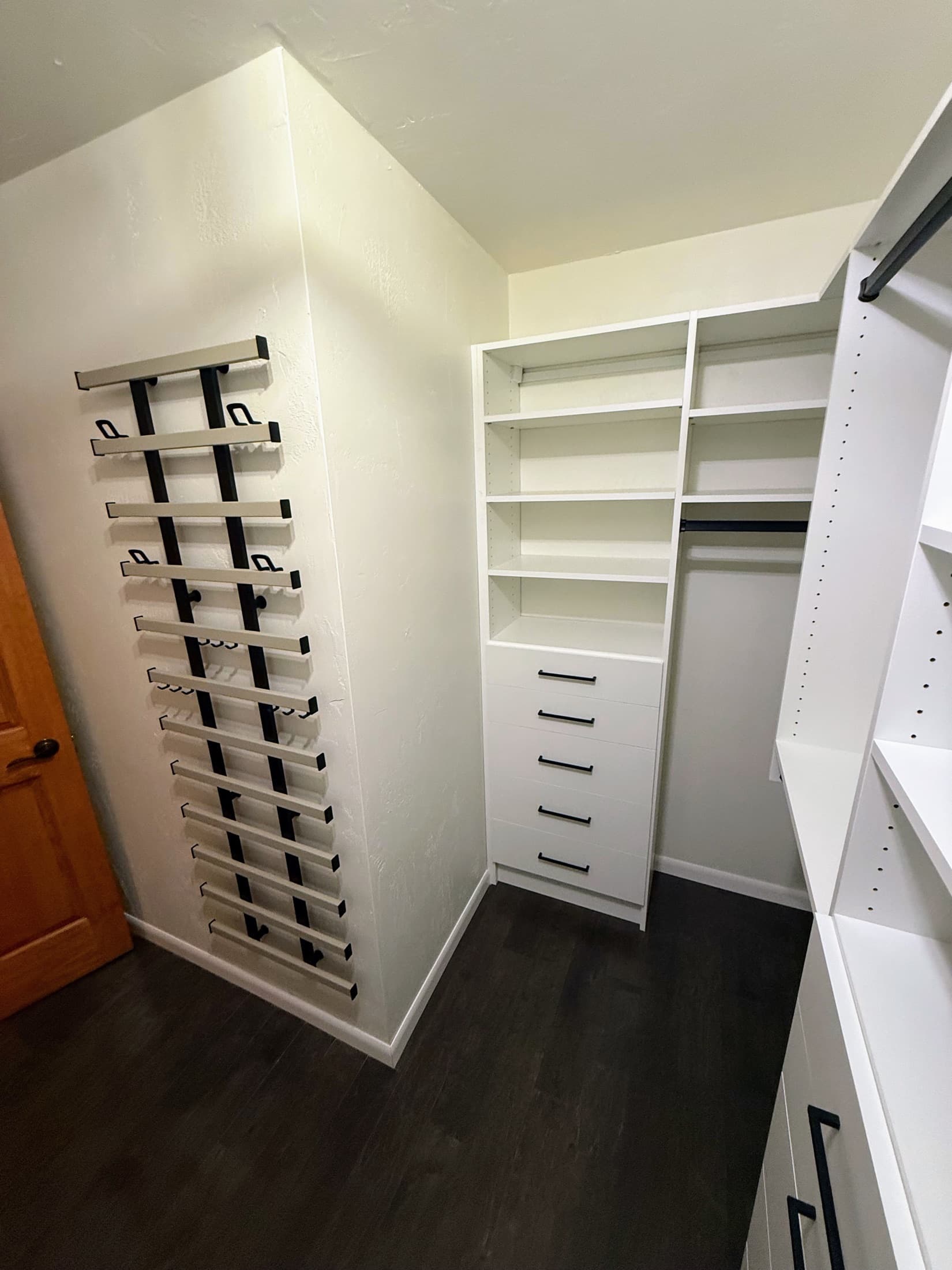 Walk-In Closet Portfolio: Contemporary Walk-In with Center Drawers