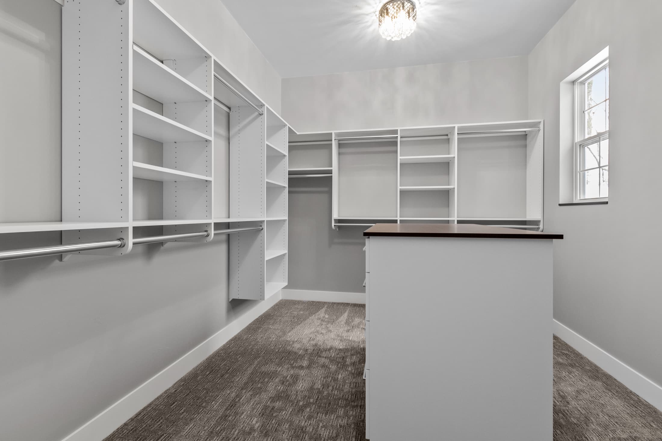 Walk-In Closet Portfolio: Jessie Hujet Island Walk-In