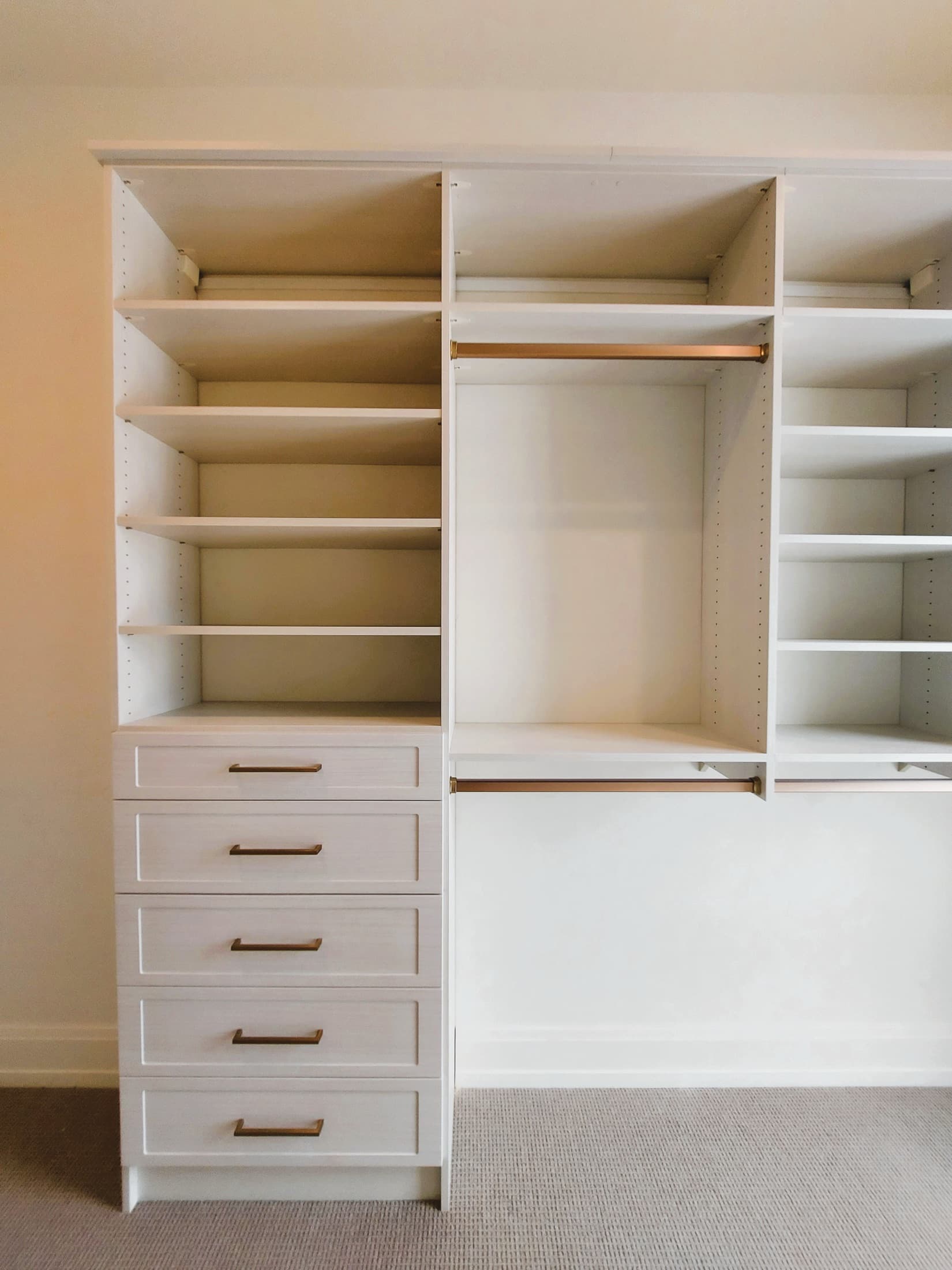 Walk-In Closet Portfolio: Modern Closet with Balanced Hanging