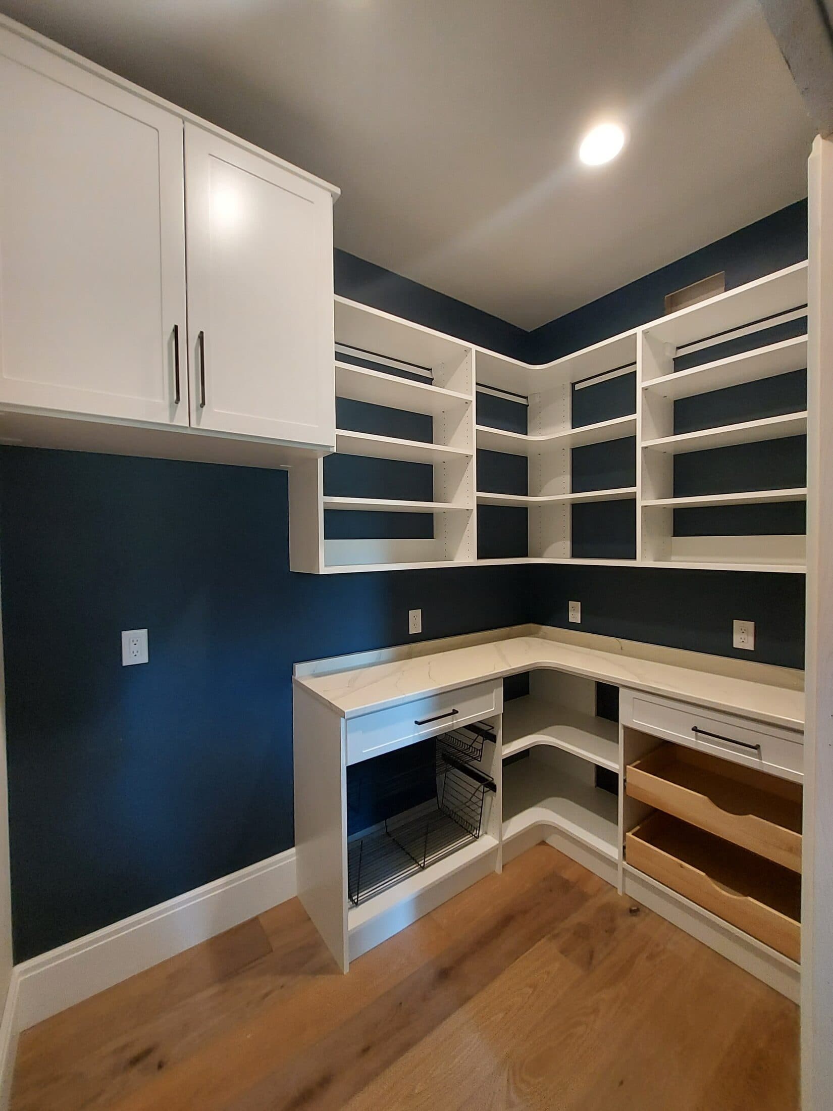 Pantry Portfolio: Corner Pantry with Integrated Drawers