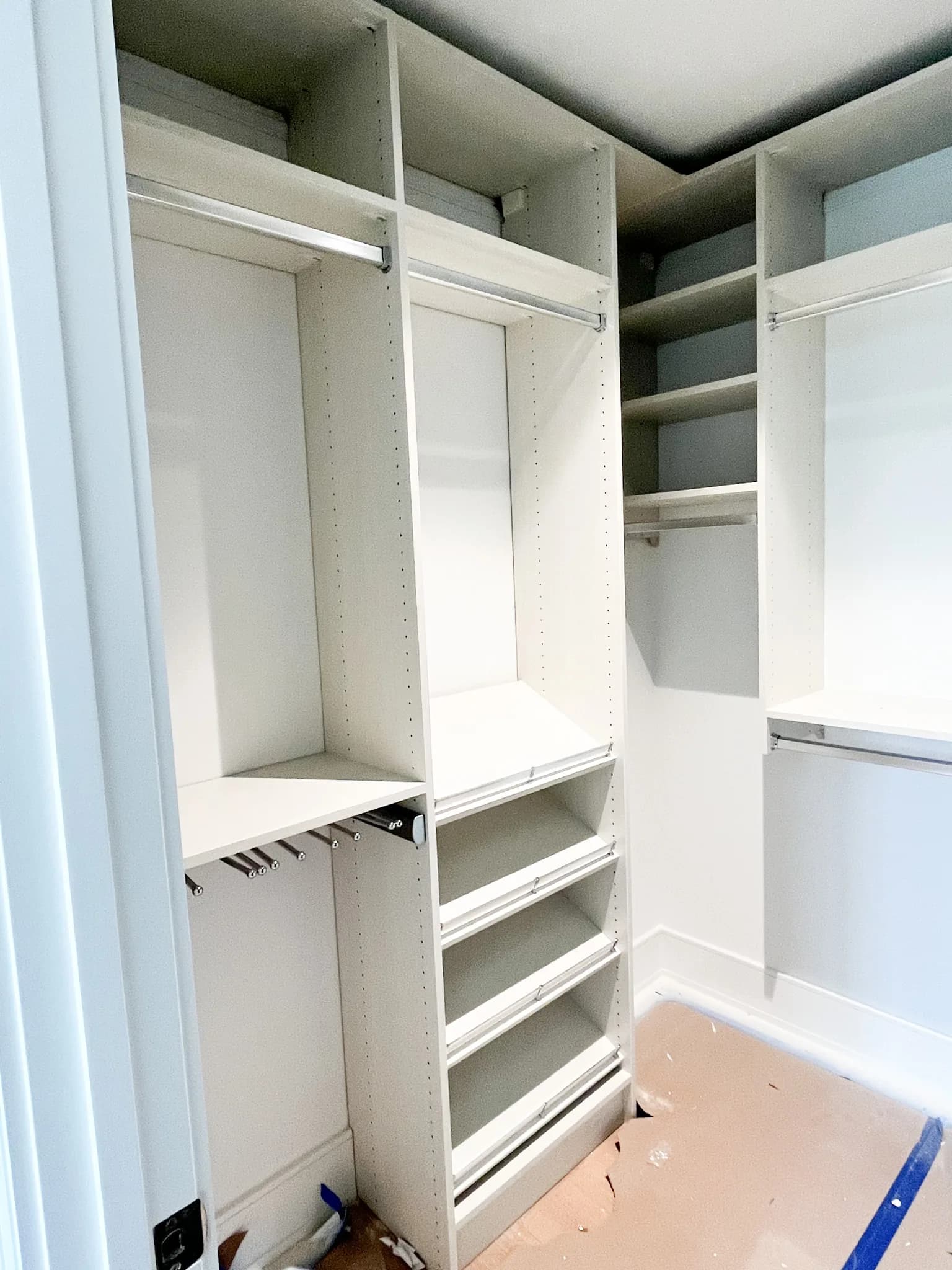 Tailored Reach-In with Drawer Base