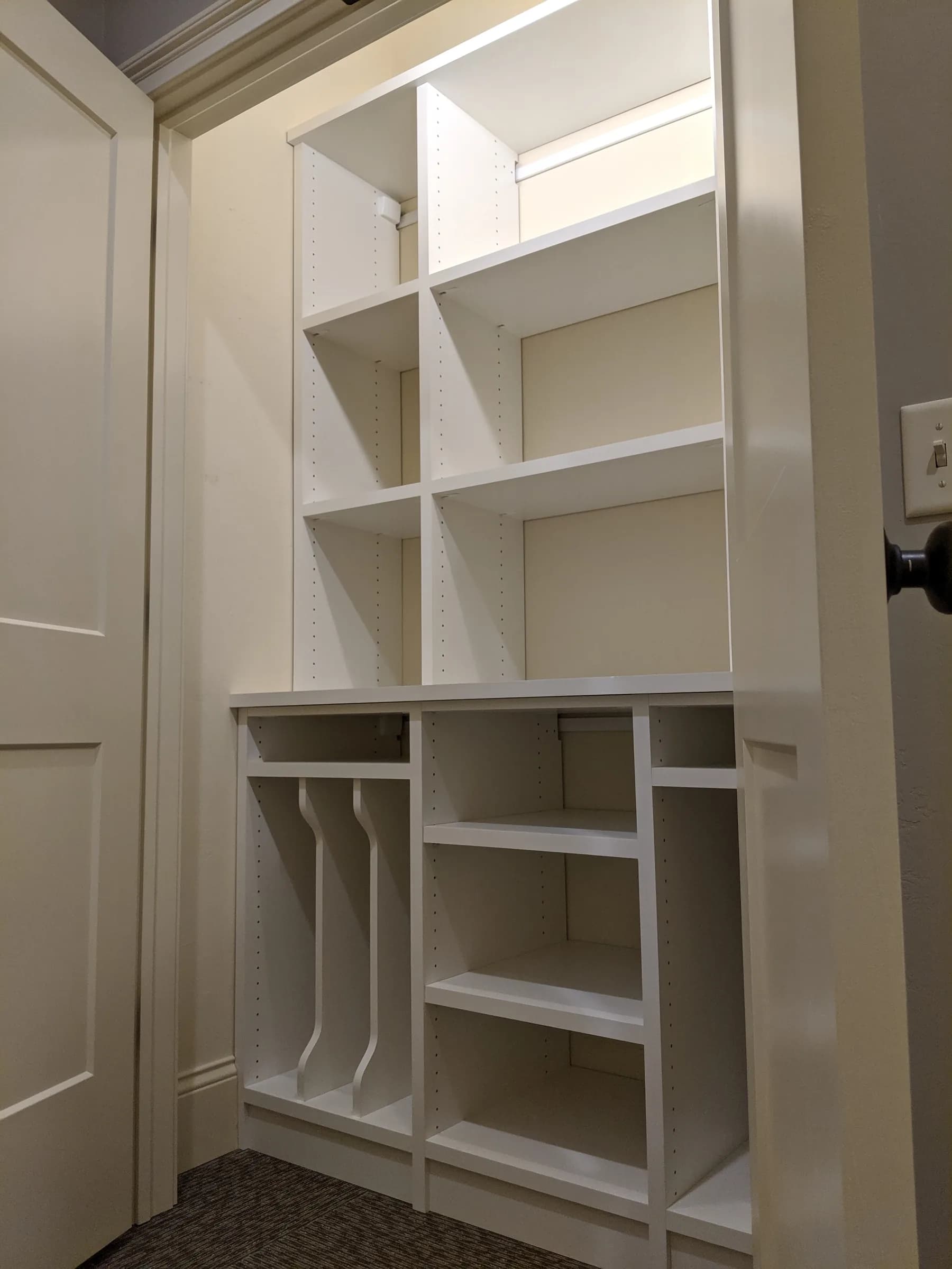 Compact Walk-In with Balanced Storage